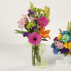 Cheerful Bud Vase from your Sebring, Florida florist
